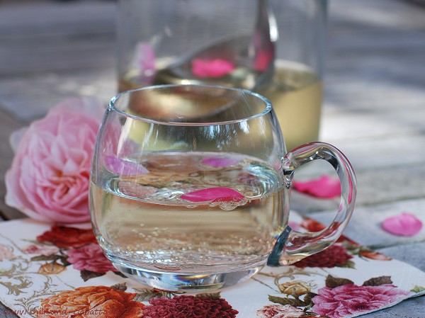 Rosenbowle im Glas