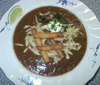 Schwarze-Bohnen-Suppe