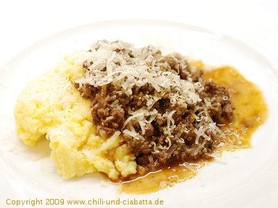 Chili con Bambi mit Rahmpolenta