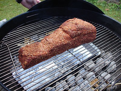 Gewürztes Fleisch auf dem Grill