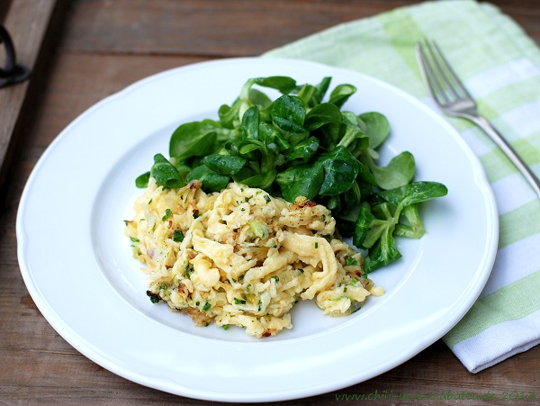 Kässpätzle mit Feldsalat im Kartoffeldressing