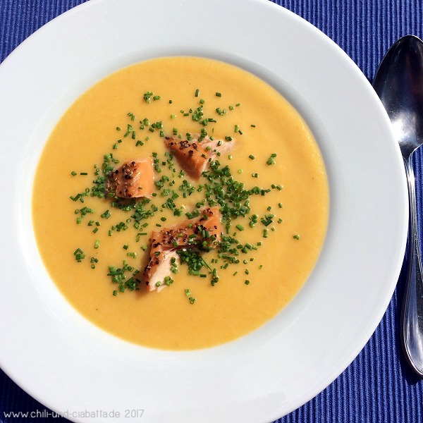 Gemüse-Kartoffelsuppe mit Stremellachs