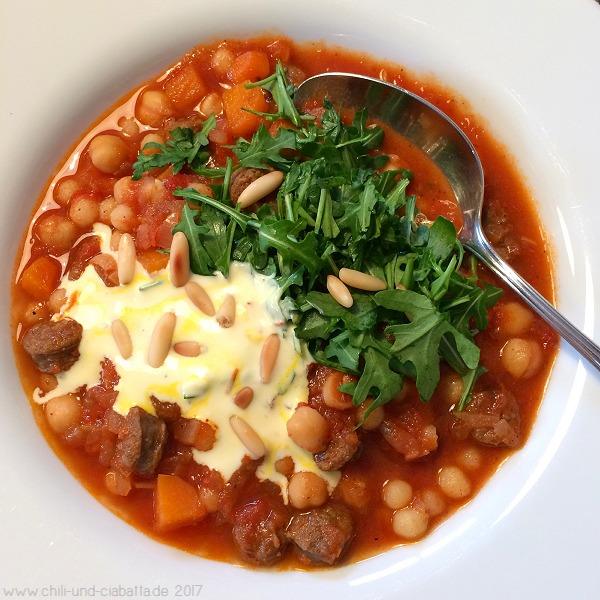 Kichererbsen-Eintopf mit Merguez und libanesischem Couscous