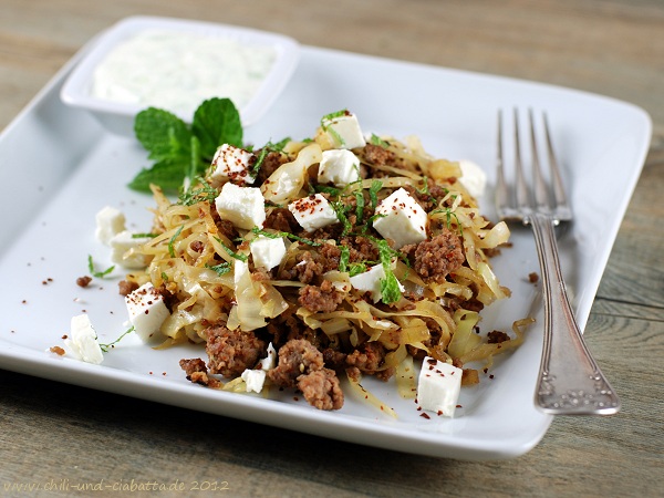 Griechische Hackfleisch-Krautpfanne