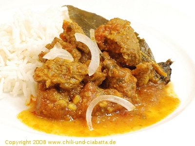 Lamm in süßer Zwiebel-Tomatensauce