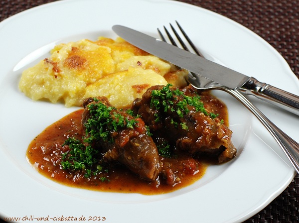 Lamm-Häxle mit Polenta