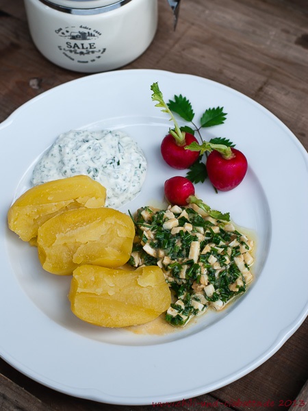 Kartoffeln mit Schnittlauchsalat, Kräuterquark und Radieschen