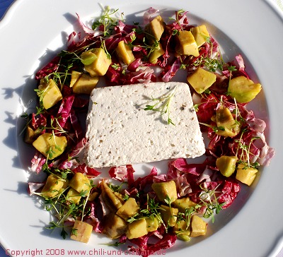 Pfeffermousse mit Avocadosalat