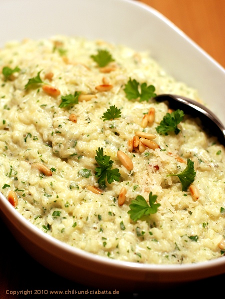 Risotto mir Ricotta, Petersilie und Pinienkernen