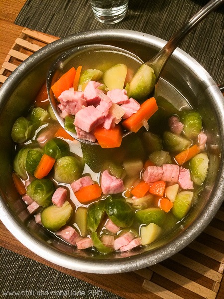 Rosenkohl-Kartoffel-Suppe mit Kassler