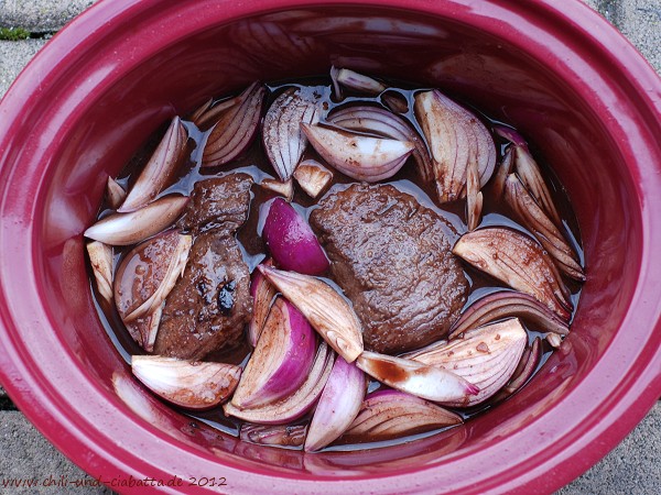 Crockpot Skirtsteak mit Zwiebeln