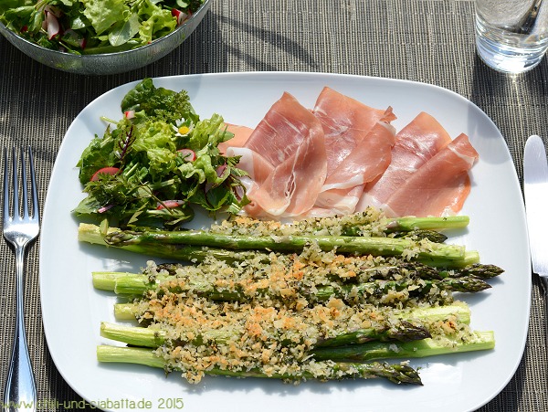 Ofenspargel mit Parmesanbröseln