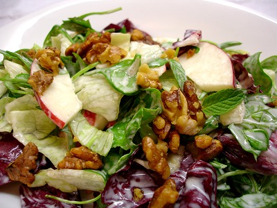 Salat mit Buttermilchdressing