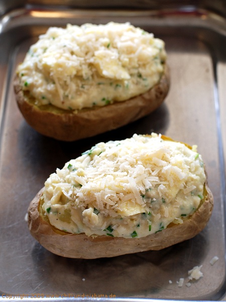 gefüllte Kartoffeln vor dem zweiten Backen